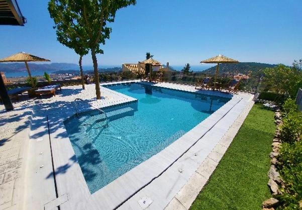 "Stergiou Luxury Apartment 2Nd Floor" Με Κοινη Πισινα Saronida Exterior photo