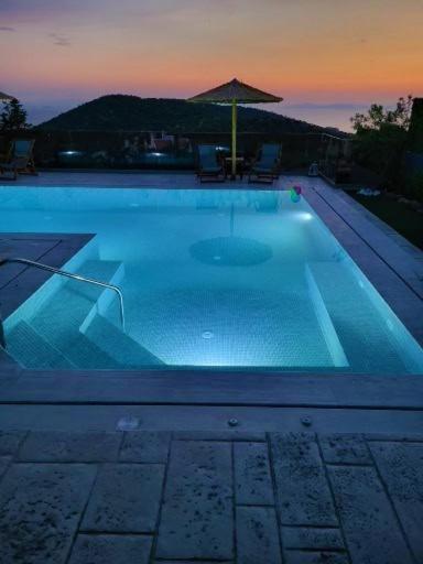 "Stergiou Luxury Apartment 2Nd Floor" Με Κοινη Πισινα Saronida Exterior photo